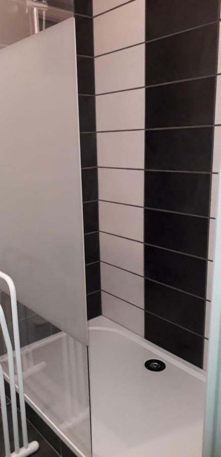 Appart Comme Chez Soi Pusignan Exterior foto